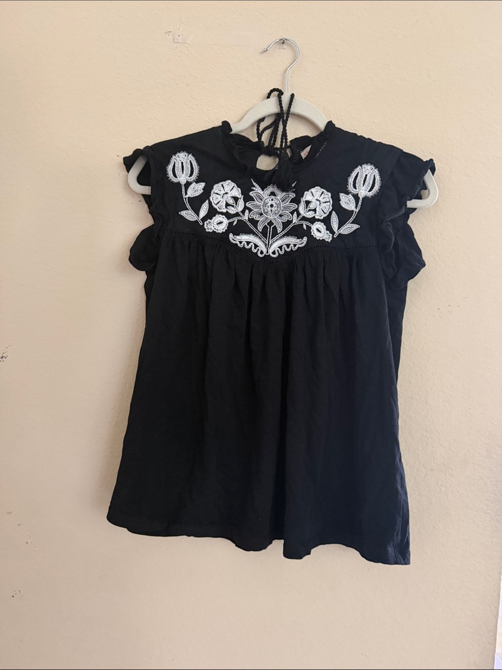 Knox Rose Black Embroidered Flutter Sleeve Tunic